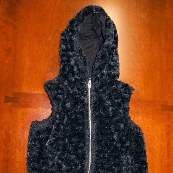 Speechless Like new girls Med soft fuzzy vest - Picture 1 of 7